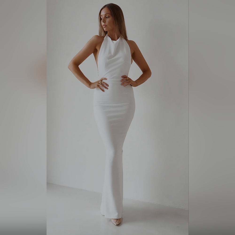Chic White Backless Maxi Dress
